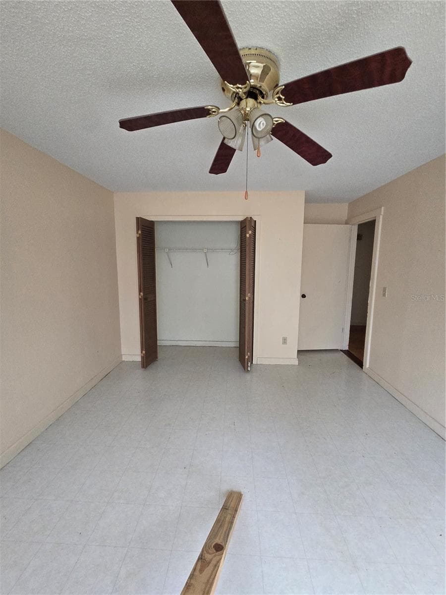 Single Family Residence at 1406 MEADOW DR NE, WINTER HAVEN, photo 18 of 21