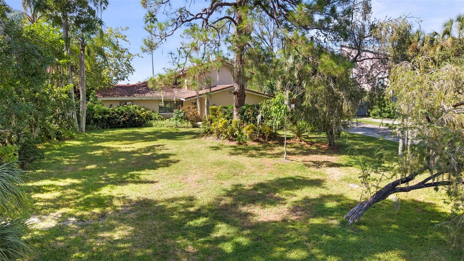Single Family Residence at 600 SHORE DR E, OLDSMAR, photo 17 of 56