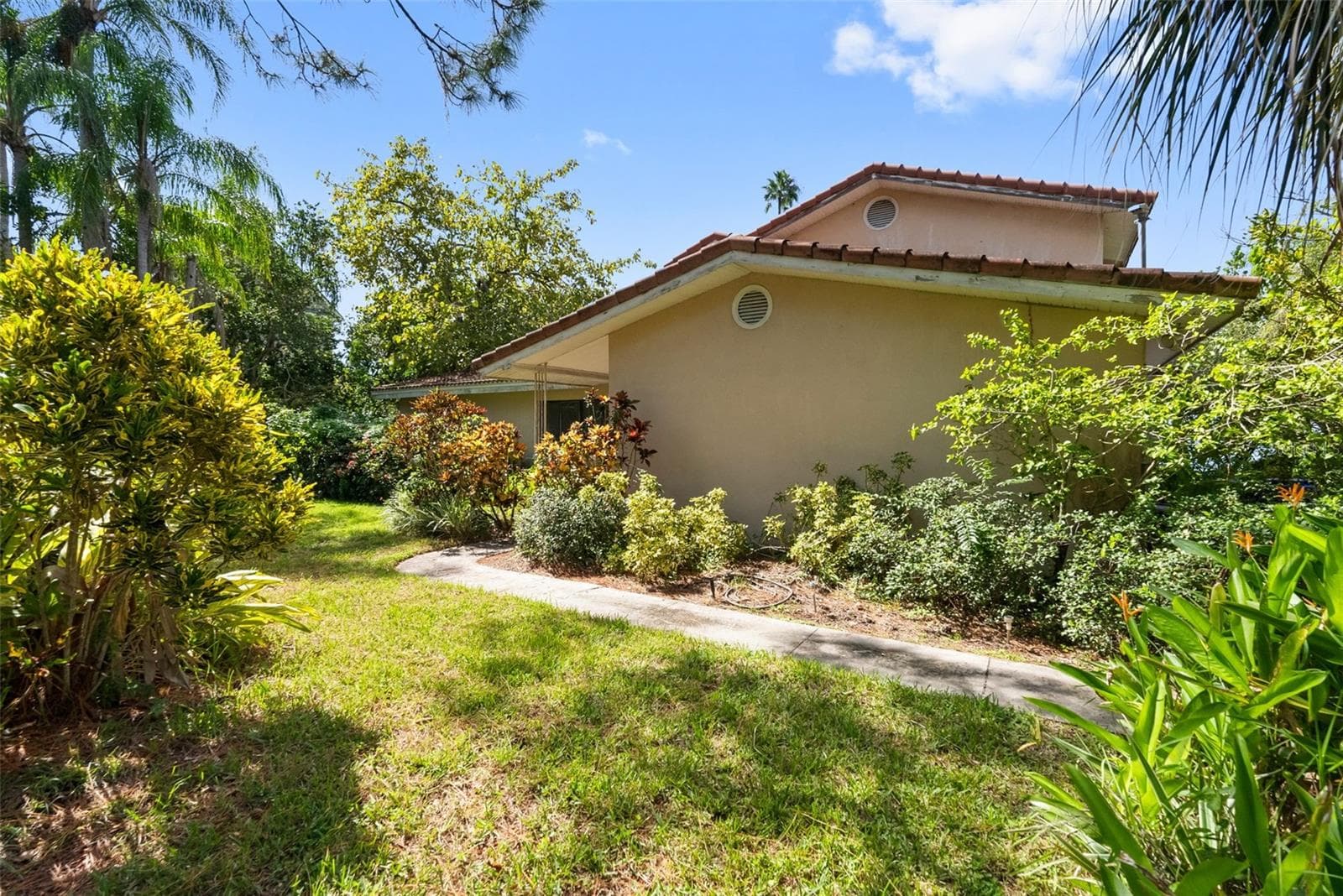 Single Family Residence at 600 SHORE DR E, OLDSMAR, photo 19 of 56