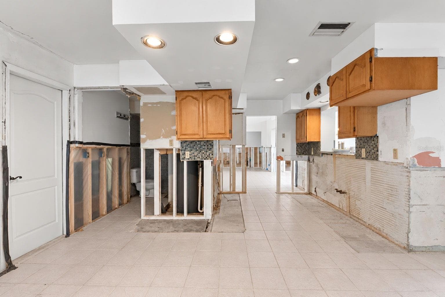 Single Family Residence at 600 SHORE DR E, OLDSMAR, photo 27 of 56