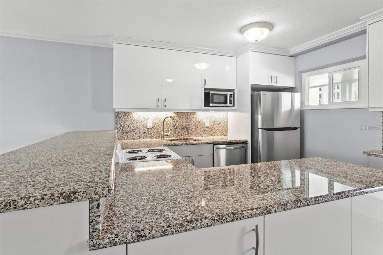 Condominium at 33 S GULFSTREAM AVE #307, SARASOTA, photo 7 of 24
