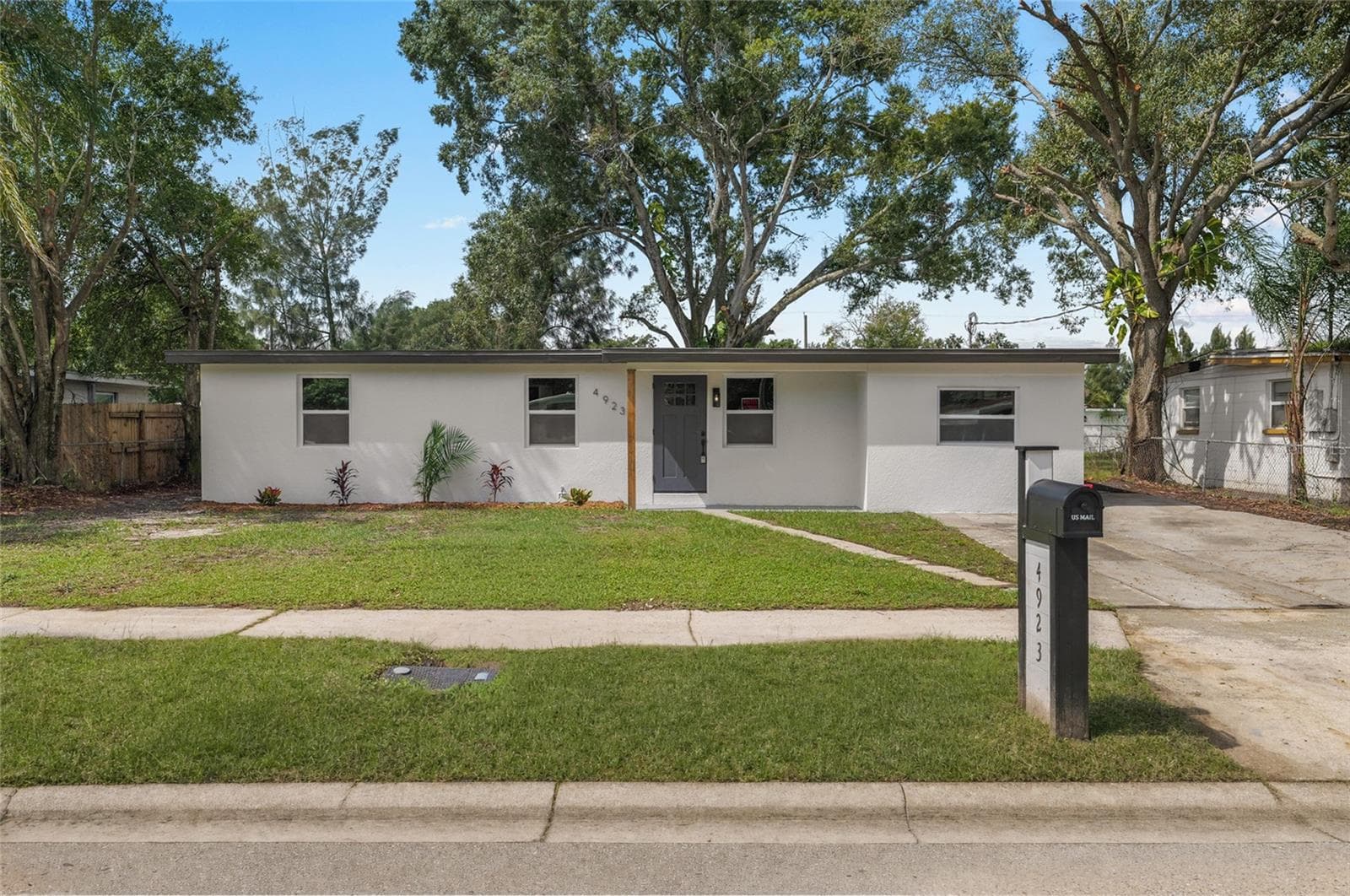 Single Family Residence at 4923 S 83RD ST, TAMPA, photo 2 of 40