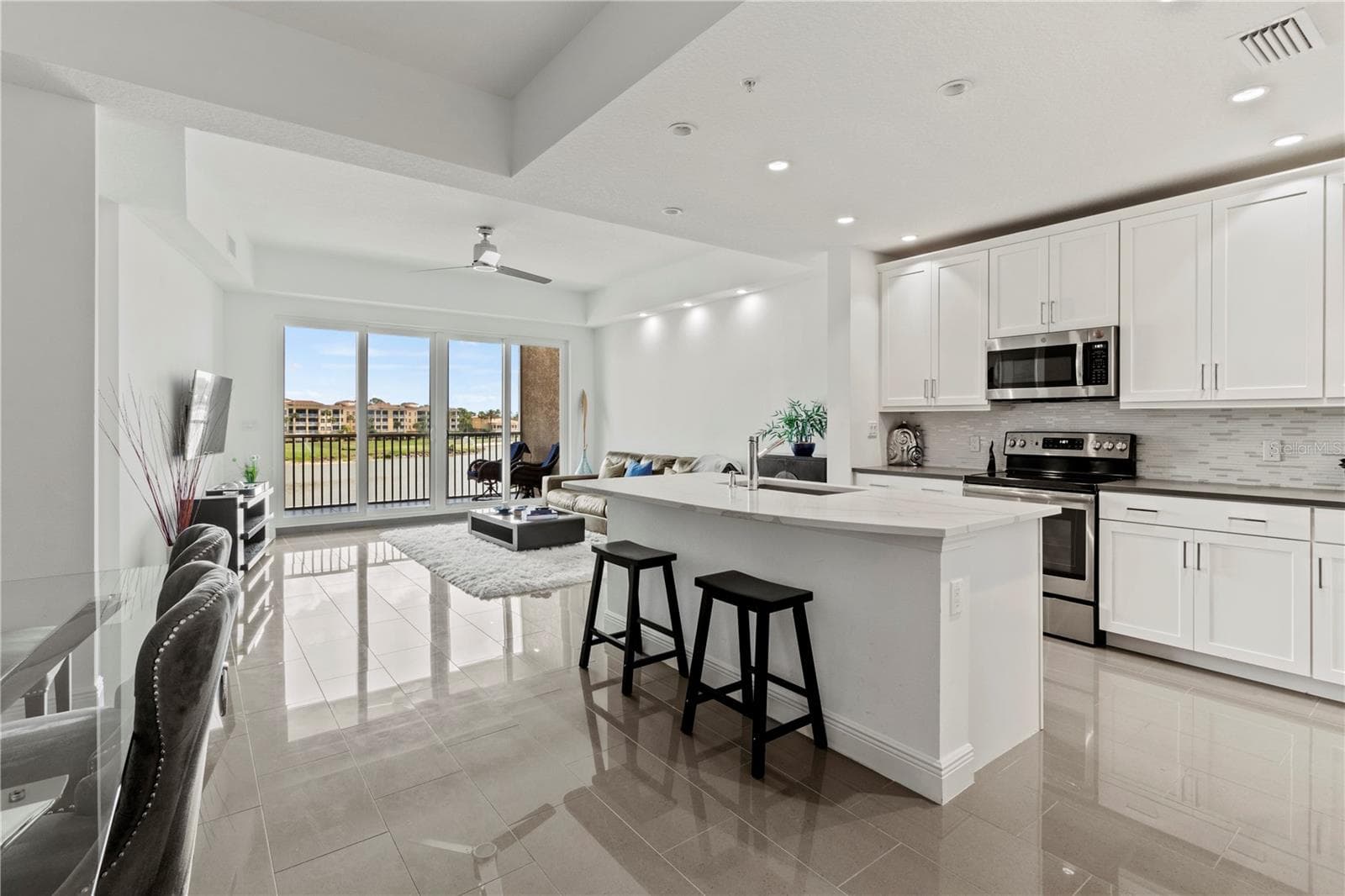 Condominium at 10520 BOARDWALK LOOP #302, BRADENTON, photo 5 of 46