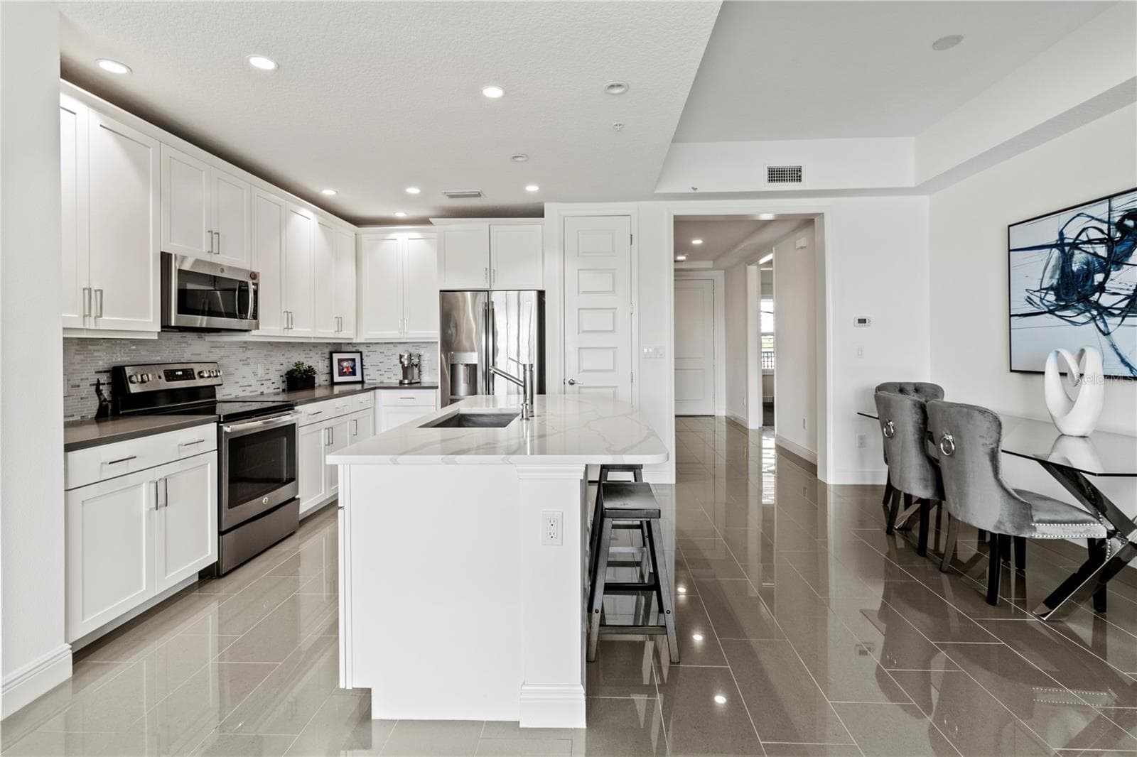 Condominium at 10520 BOARDWALK LOOP #302, BRADENTON, photo 9 of 46