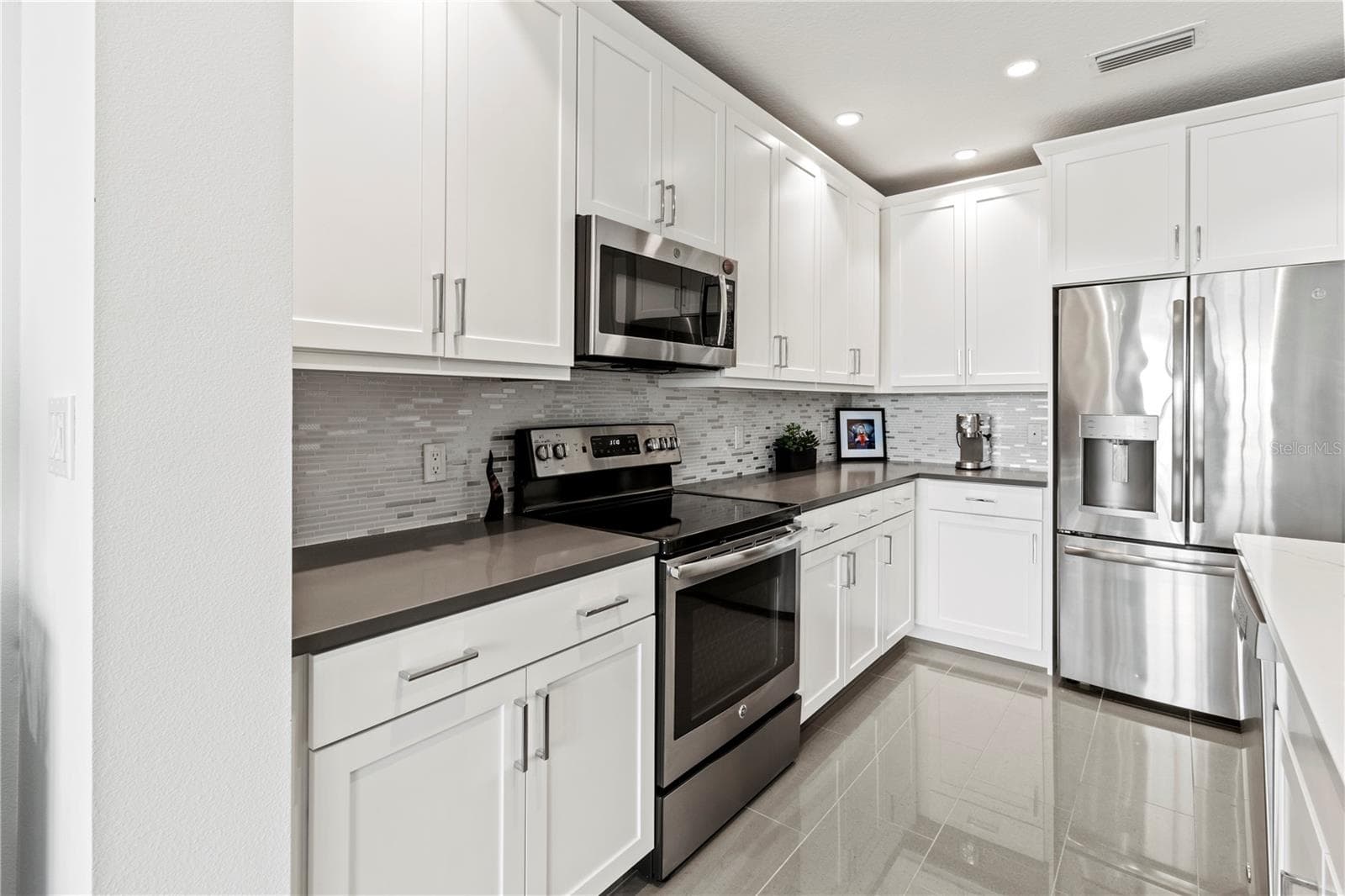 Condominium at 10520 BOARDWALK LOOP #302, BRADENTON, photo 11 of 46