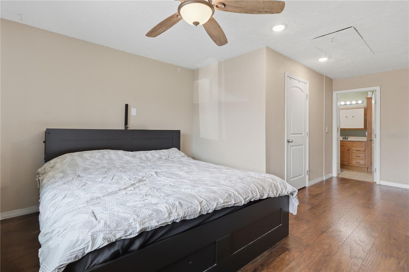 Single Family Residence at 37235 HANNAH LN, ZEPHYRHILLS, photo 7 of 27