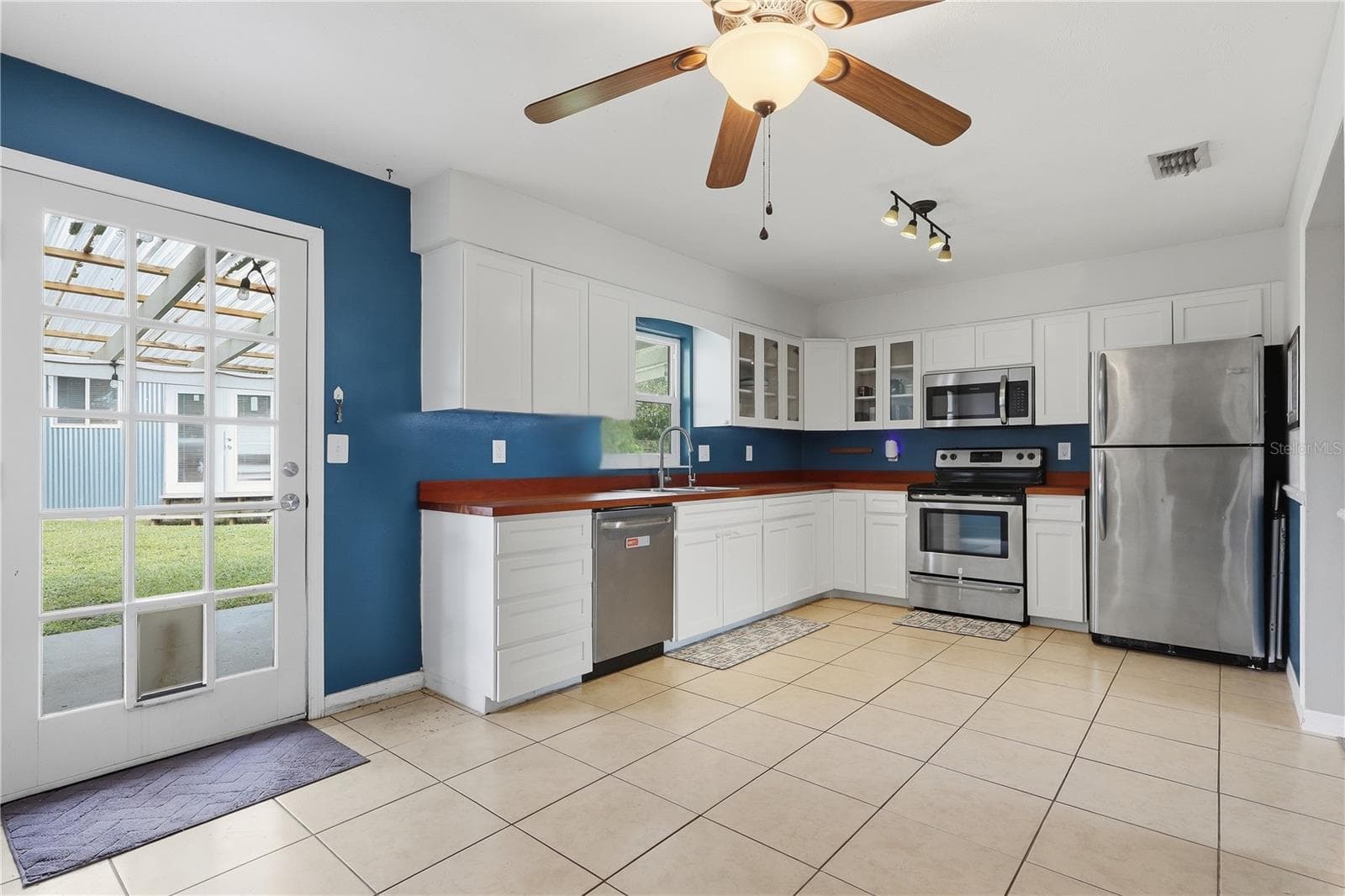 Single Family Residence at 37235 HANNAH LN, ZEPHYRHILLS, photo 16 of 27