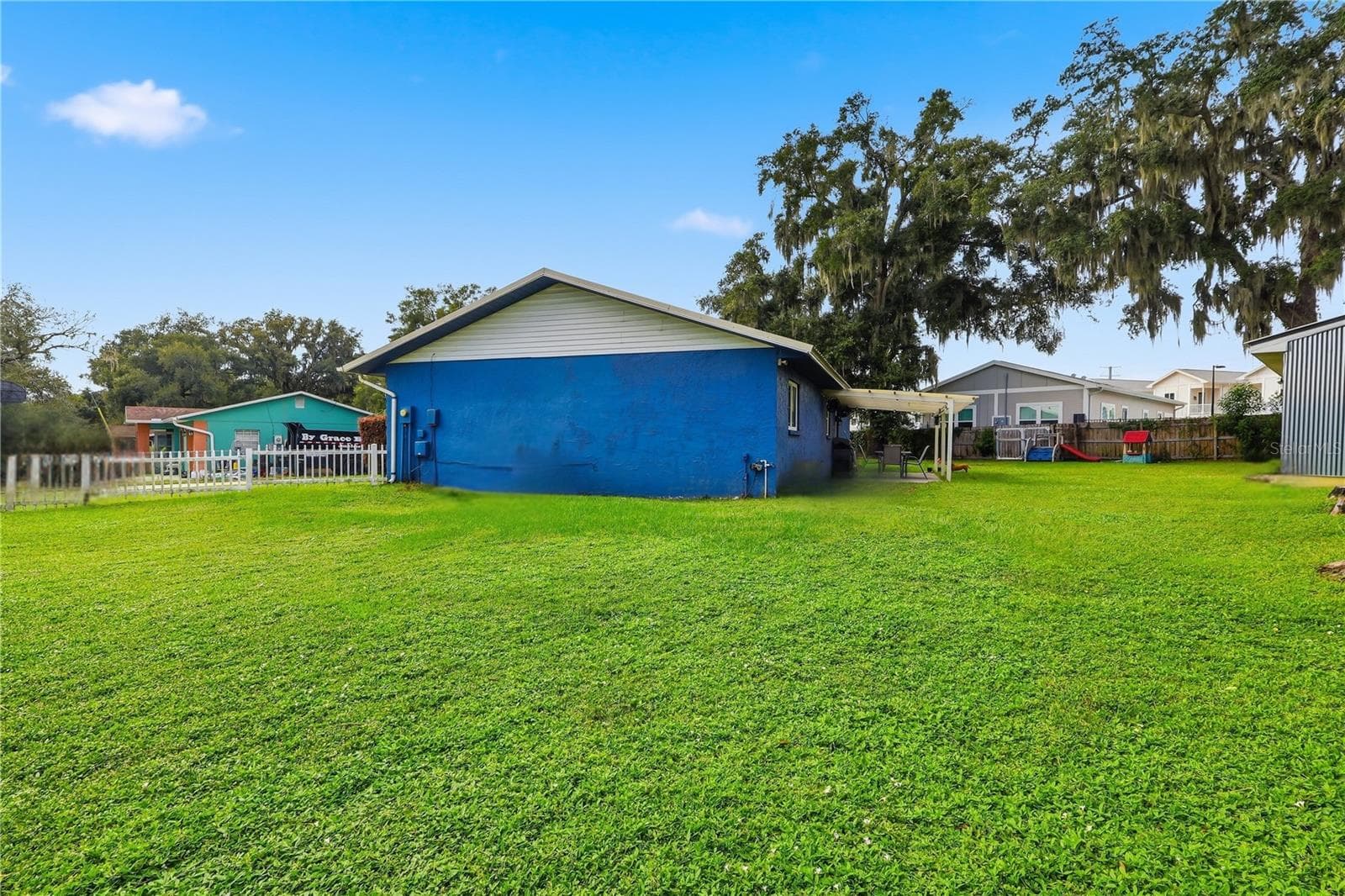 Single Family Residence at 37235 HANNAH LN, ZEPHYRHILLS, photo 3 of 27