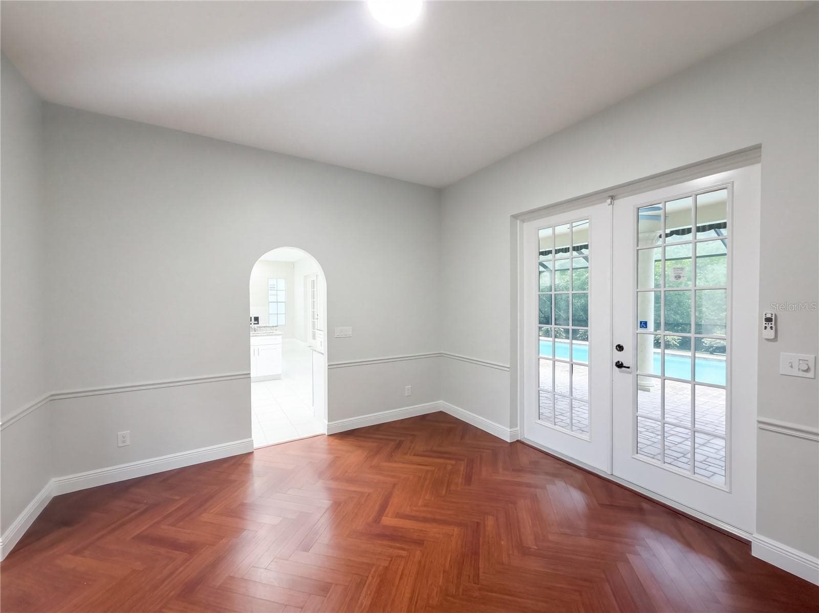 Single Family Residence at 5111 QUEEN PALM TER NE, ST PETERSBURG, photo 9 of 31