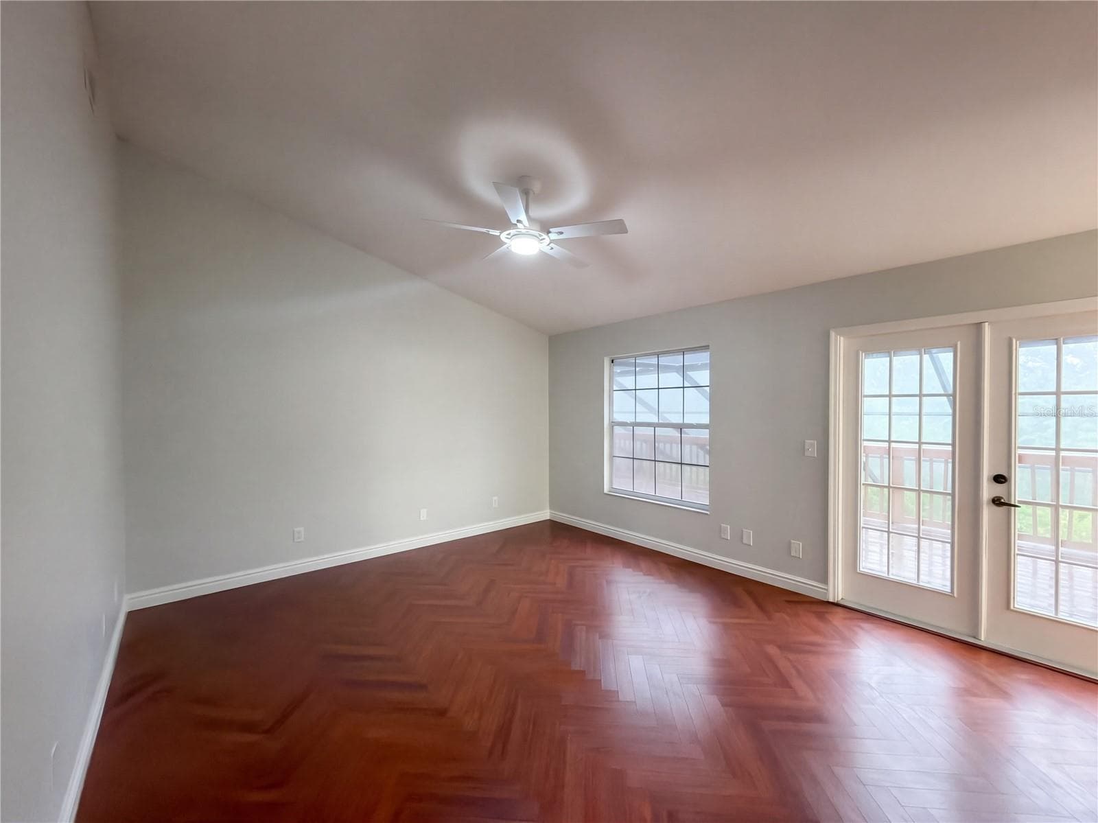 Single Family Residence at 5111 QUEEN PALM TER NE, ST PETERSBURG, photo 10 of 31