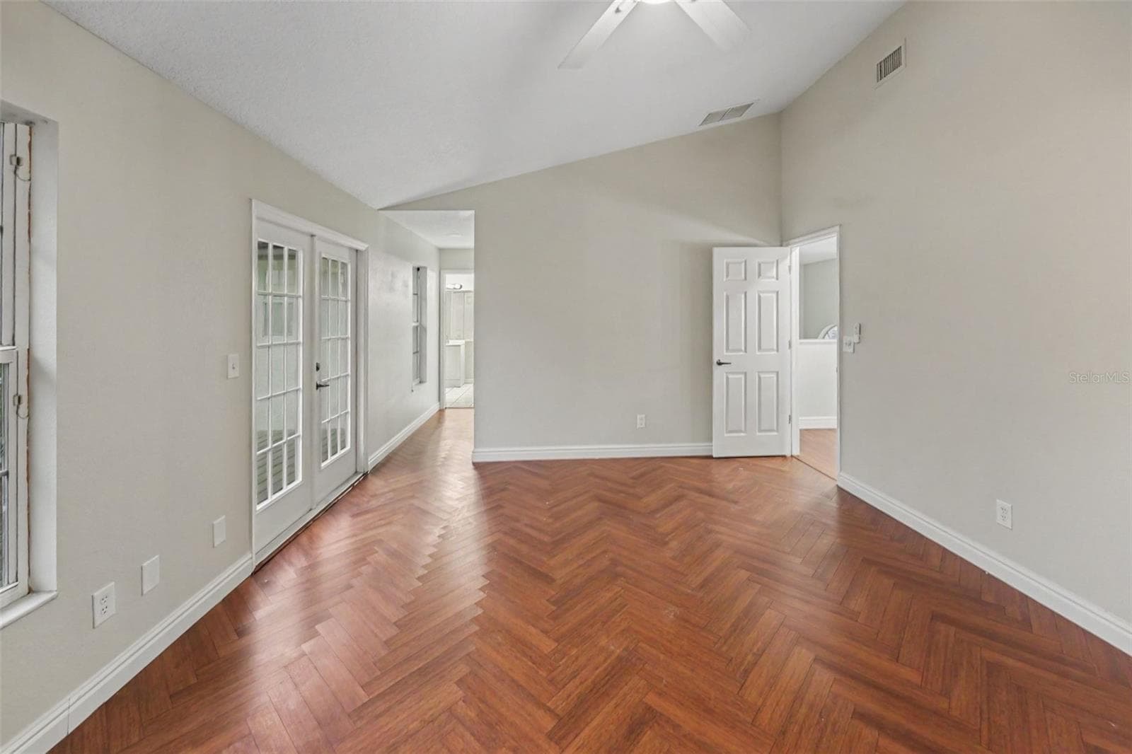 Single Family Residence at 5111 QUEEN PALM TER NE, ST PETERSBURG, photo 15 of 31
