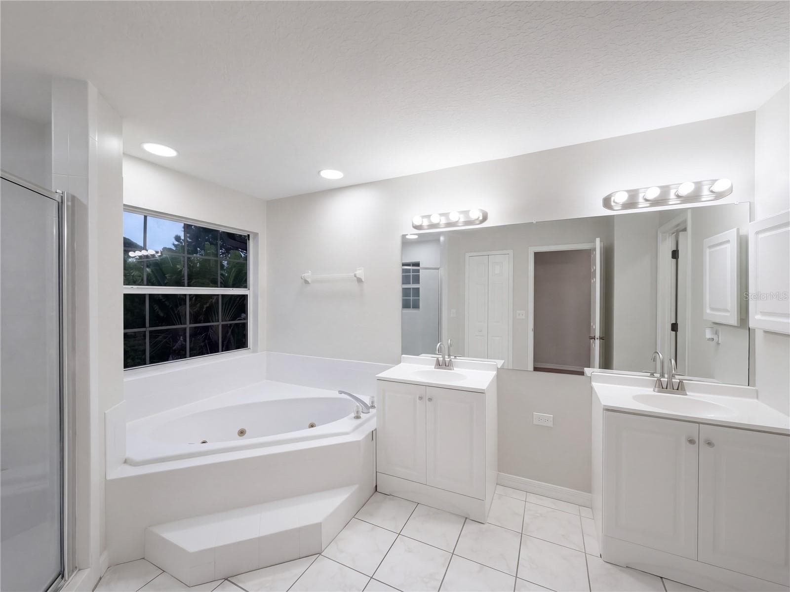 Single Family Residence at 5111 QUEEN PALM TER NE, ST PETERSBURG, photo 27 of 31