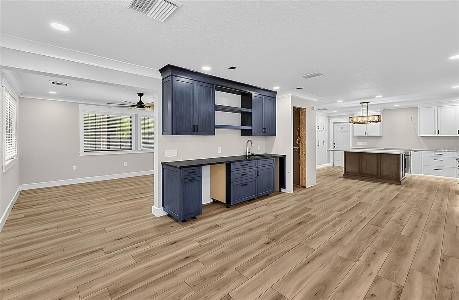 Single Family Residence at 3254 ELLIOTT ST, VENICE, photo 19 of 46