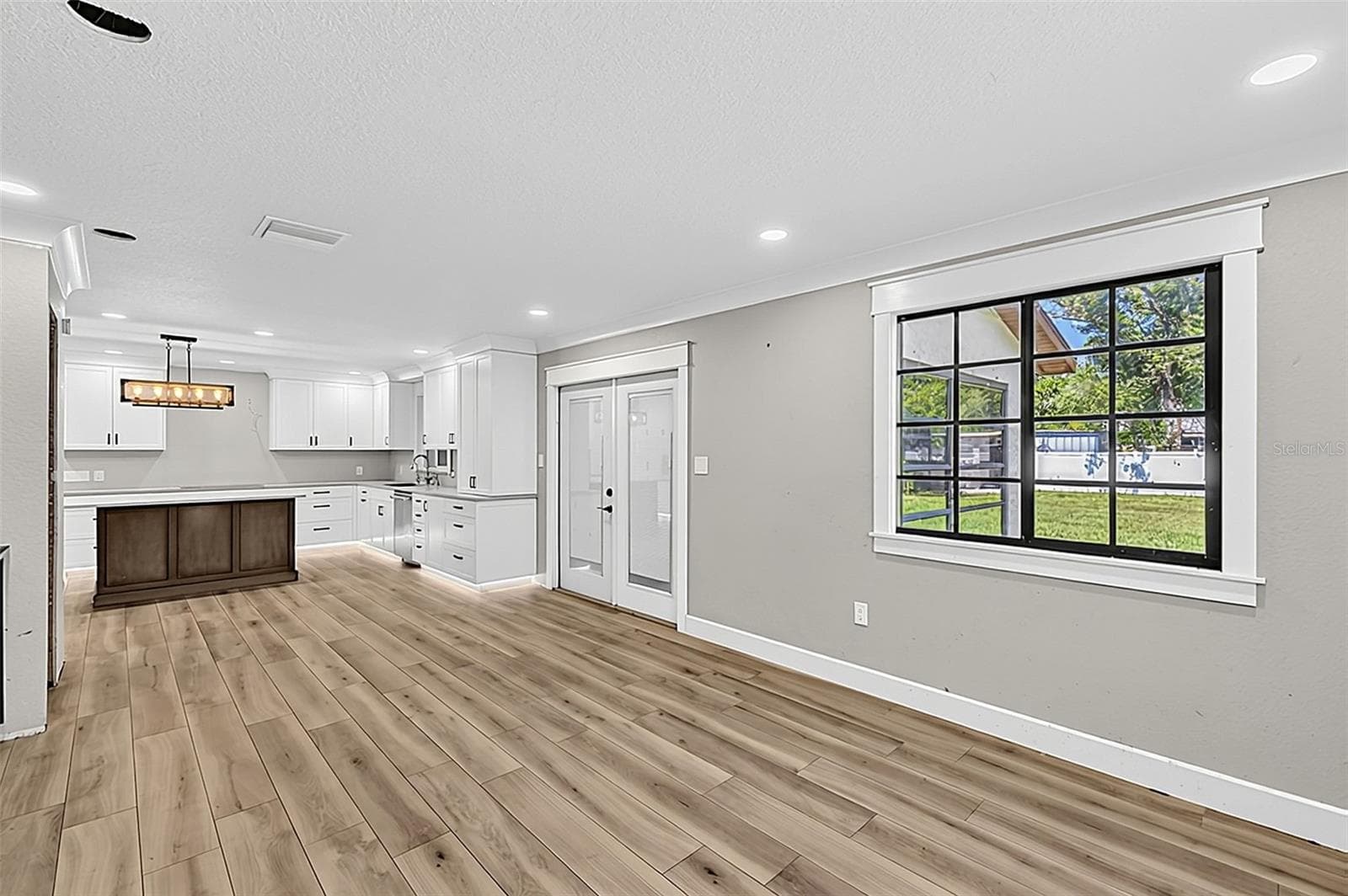 Single Family Residence at 3254 ELLIOTT ST, VENICE, photo 20 of 46