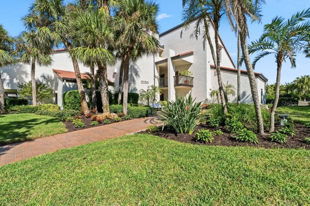 Condominium at 2055 GULF OF MEXICO DR #G2-213, LONGBOAT KEY, photo 2 of 122