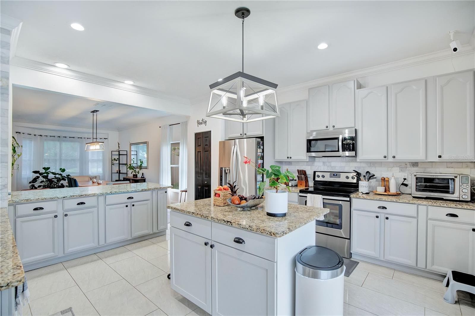 Single Family Residence at 389 LAKEPARK TRL, OVIEDO, photo 15 of 45