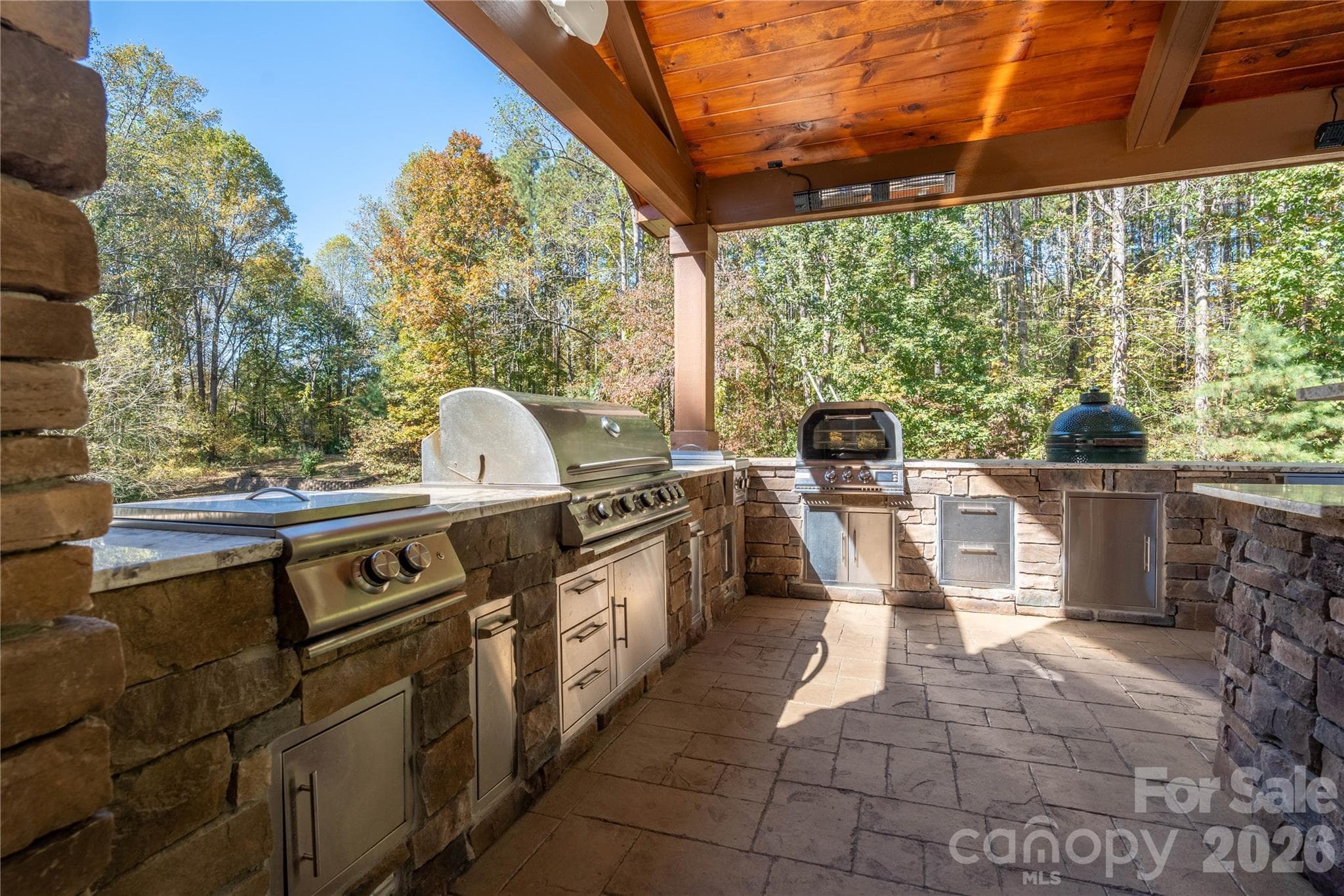Outdoor Kitchen - 1427 Merrimont Avenue, Kings Mountain