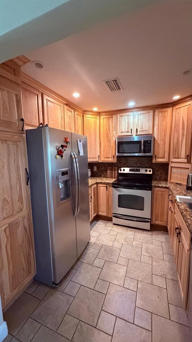Half Duplex at 928 NEW BEDFORD DR, DELAND, photo 5 of 20