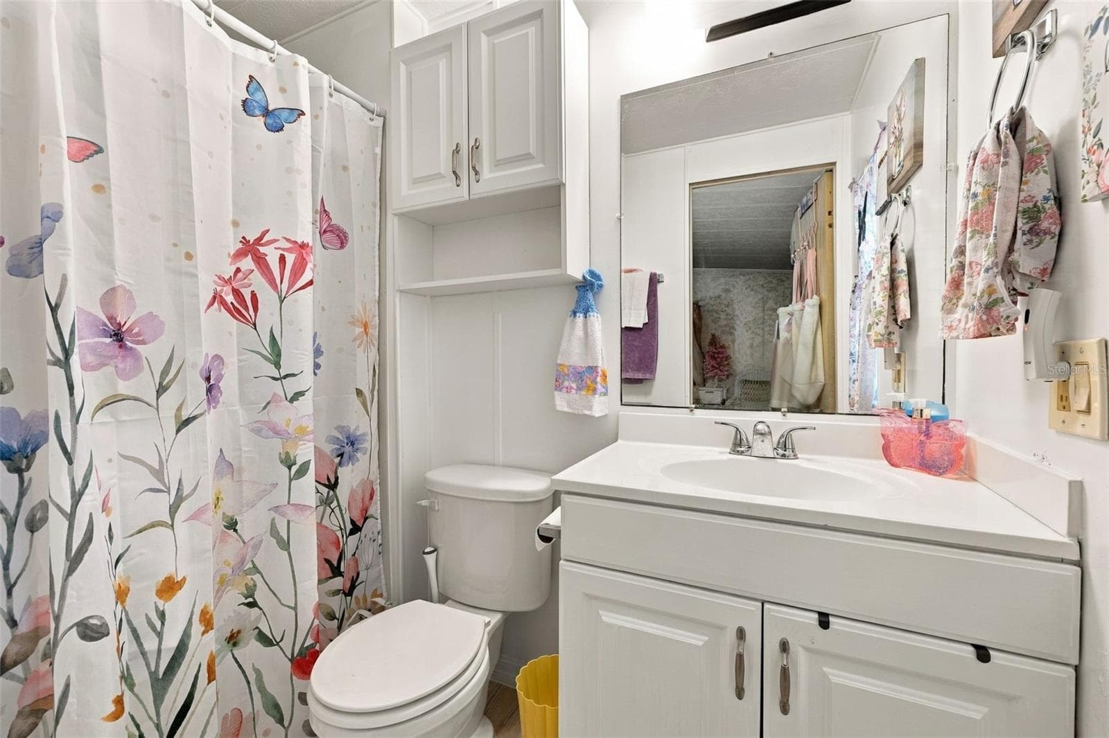 Primary bath - 3407 TIKI DR, HOLIDAY