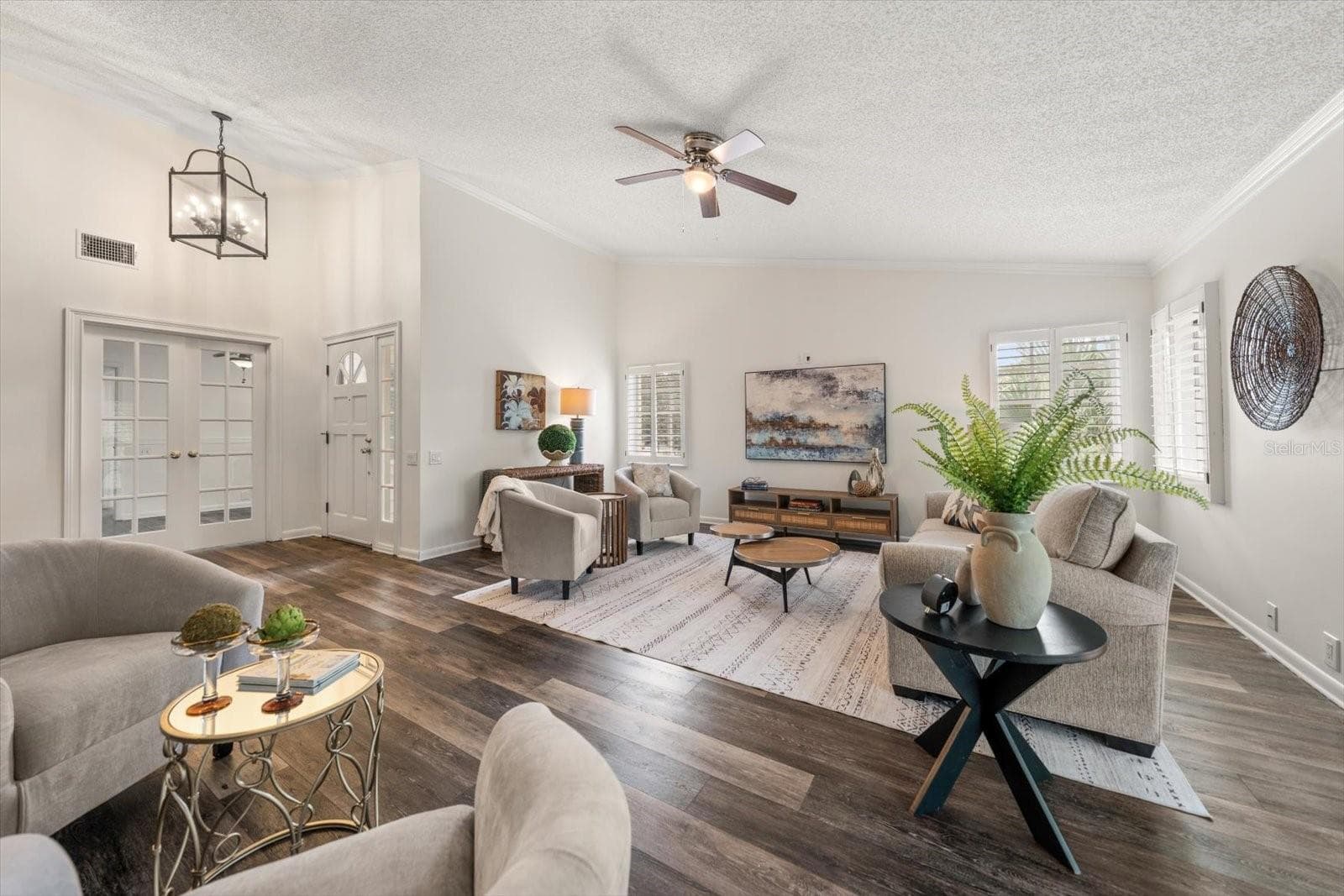 Spacious Family Room - 75 PELICAN PL, BELLEAIR