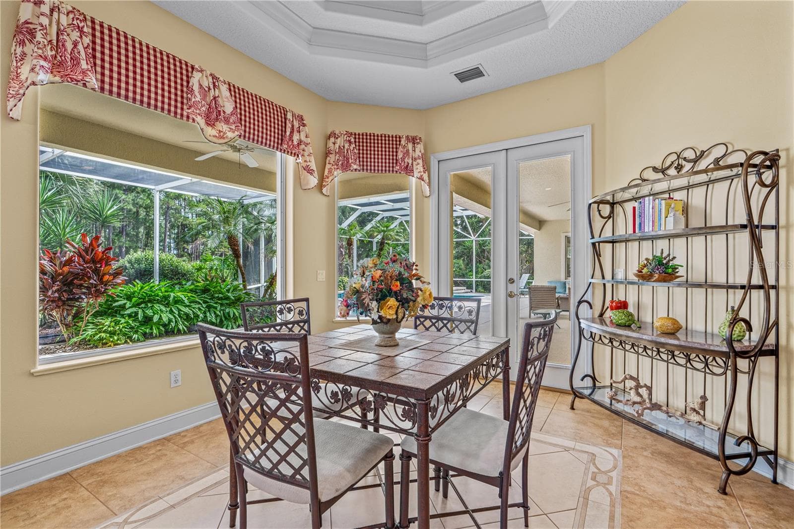 Kitchen-Sunlit Breakfast Nook - 1025 W HAMPSTEAD LANE LN, ORMOND BEACH