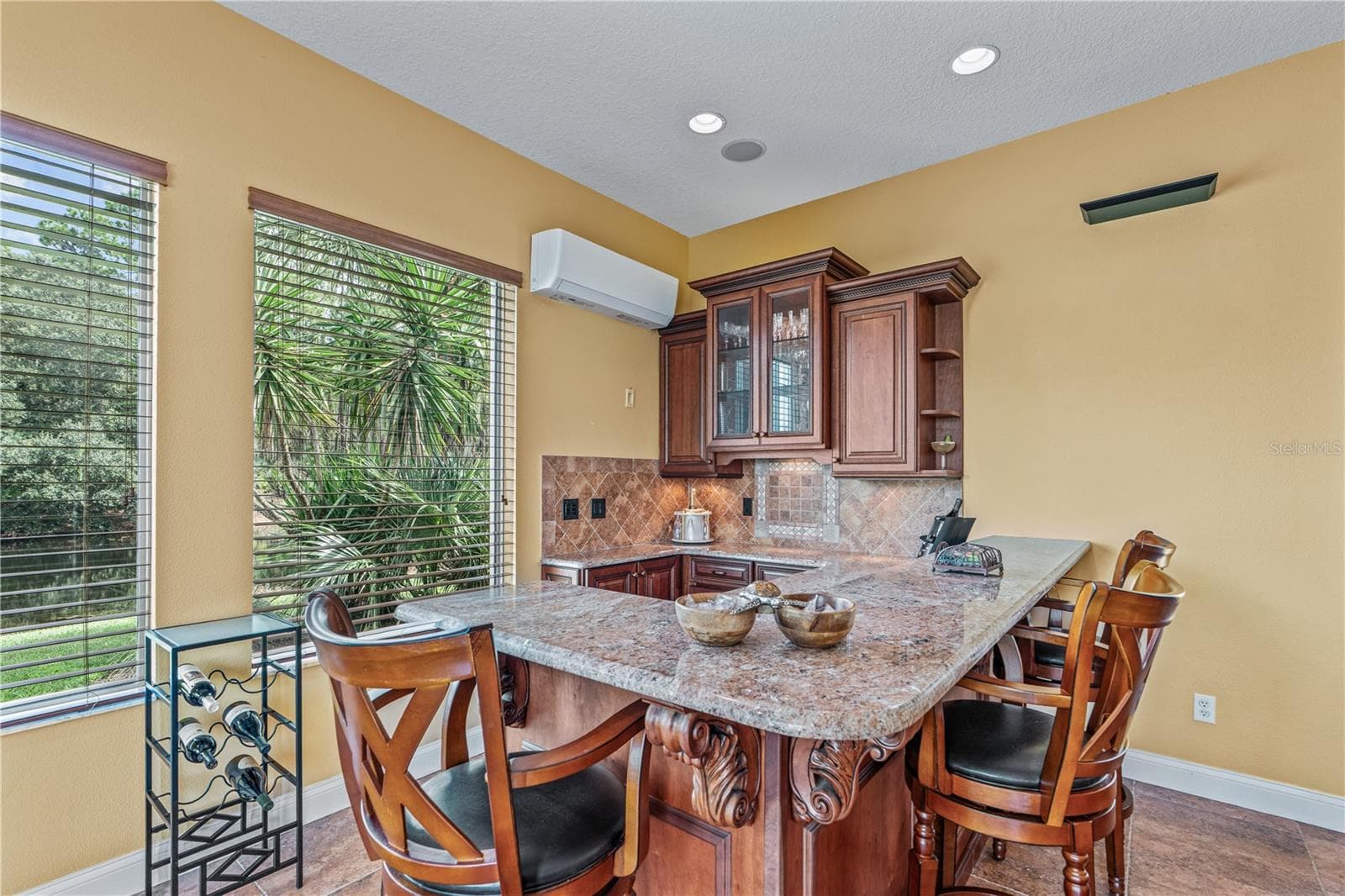 Game Room Wet Bar And Seating Area - 1025 W HAMPSTEAD LANE LN, ORMOND BEACH