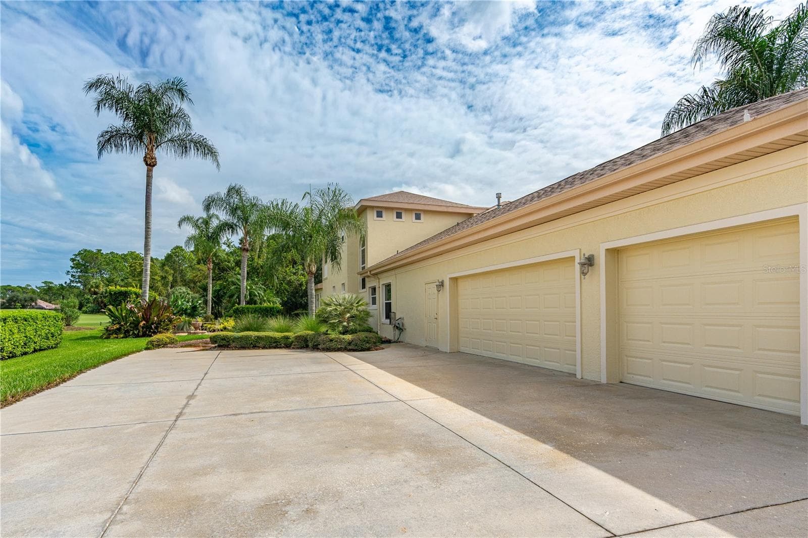 Driveway Additional View - 1025 W HAMPSTEAD LANE LN, ORMOND BEACH