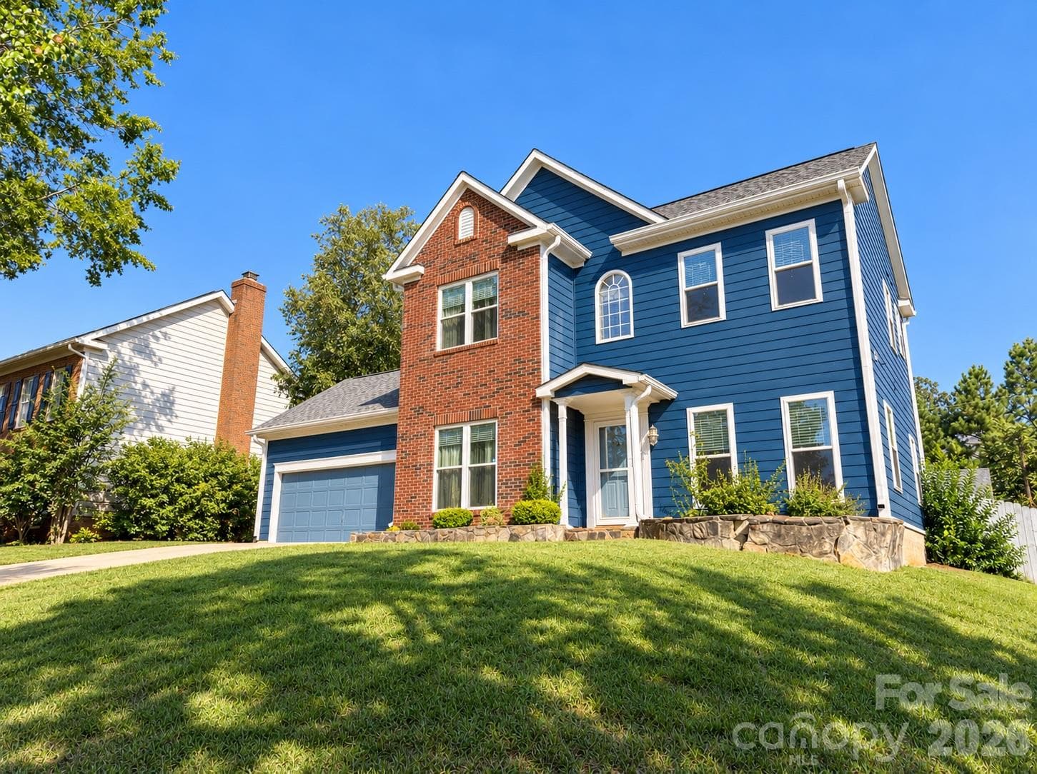 Single Family Residence at 1320 Gretna Green Drive, Charlotte, photo 2 of 26