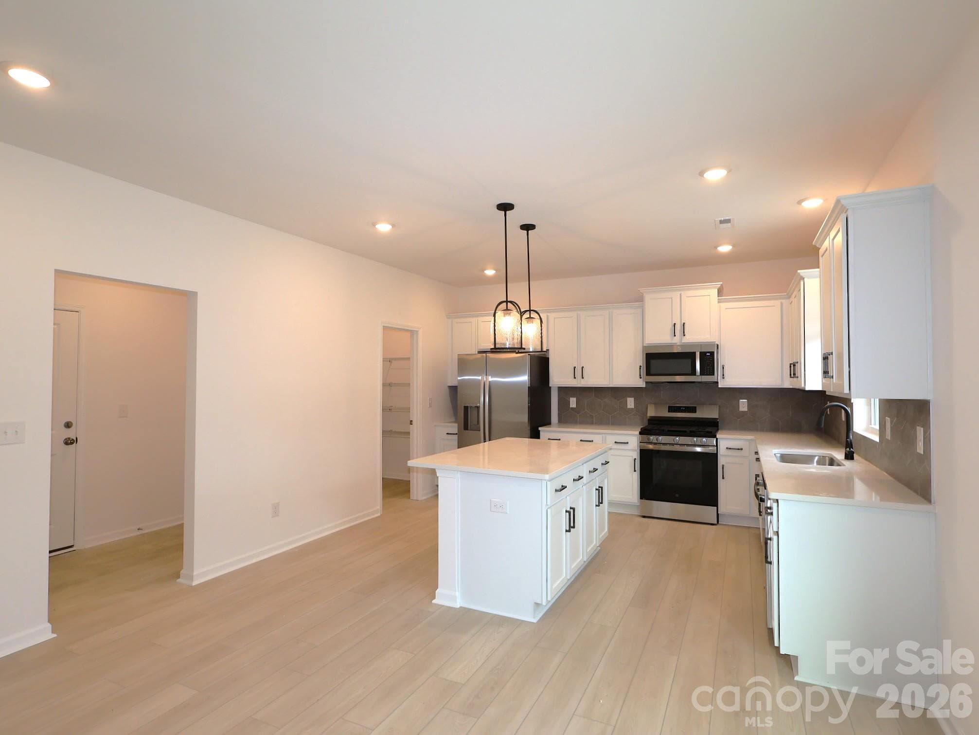 Kitchen - 636 Willoughby Park Drive, Monroe