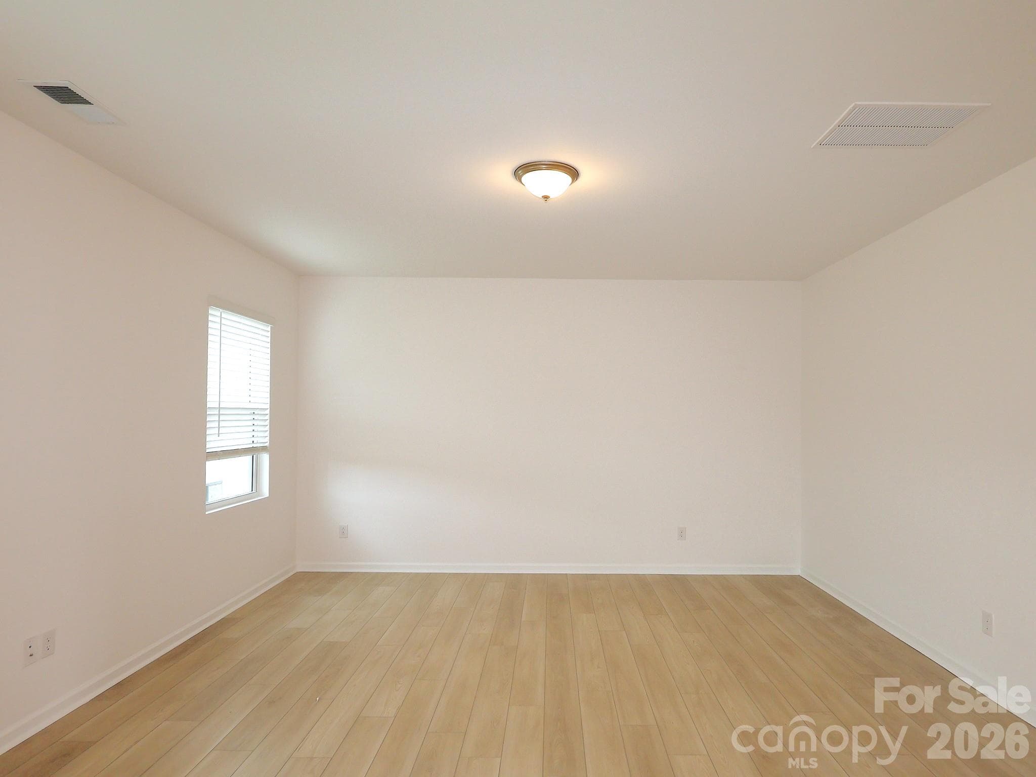 Family room - 636 Willoughby Park Drive, Monroe