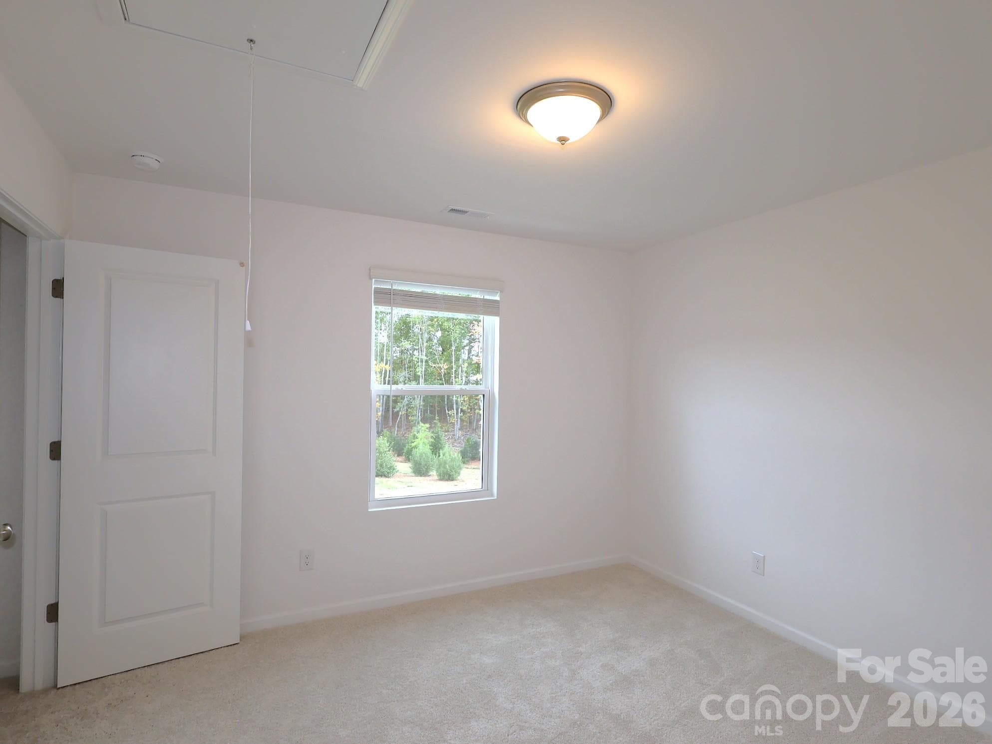Secondary bedroom - 636 Willoughby Park Drive, Monroe