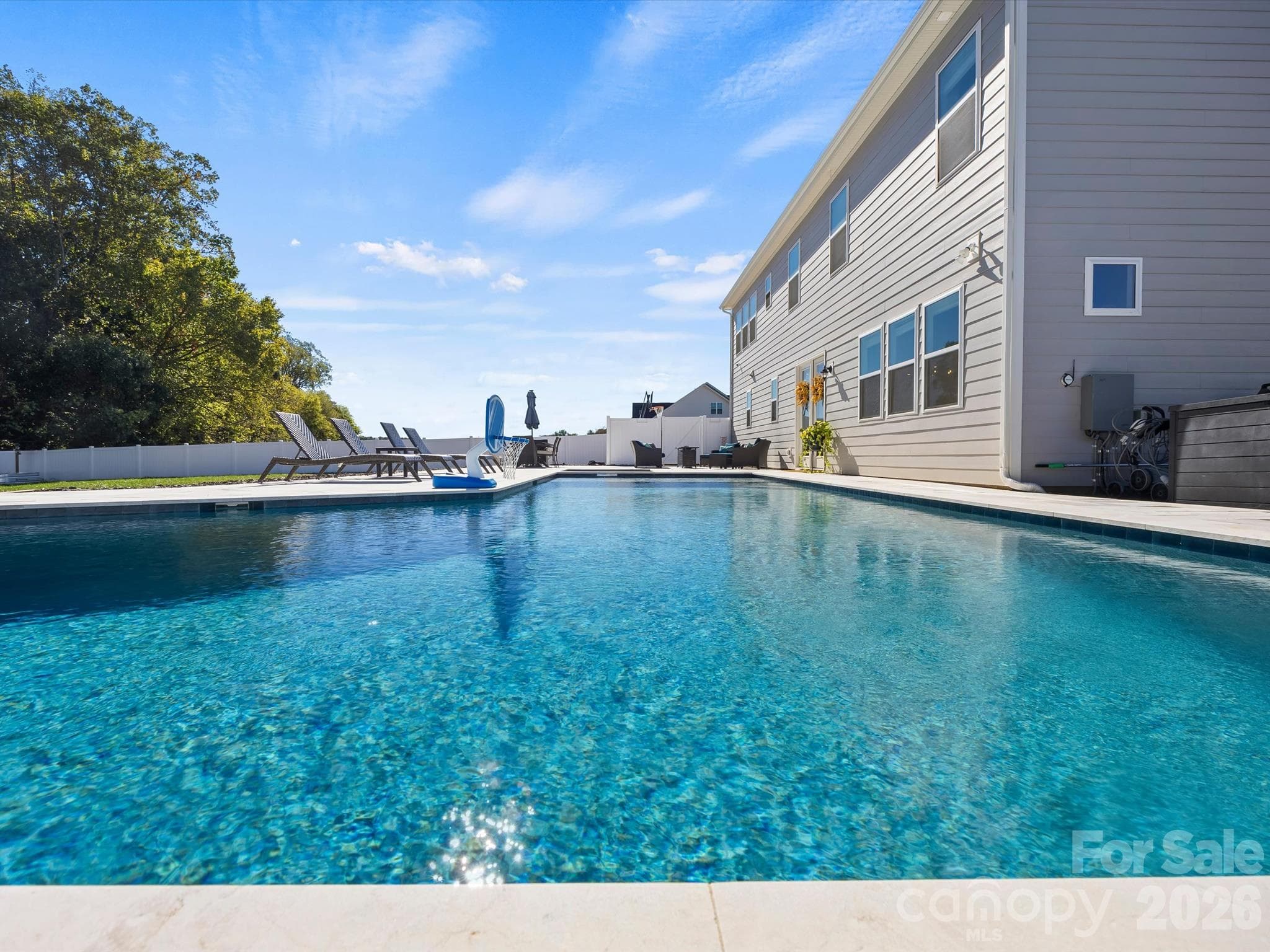 Gorgeous saltwater pool and spa - 1305 Coppergate Drive, Salisbury