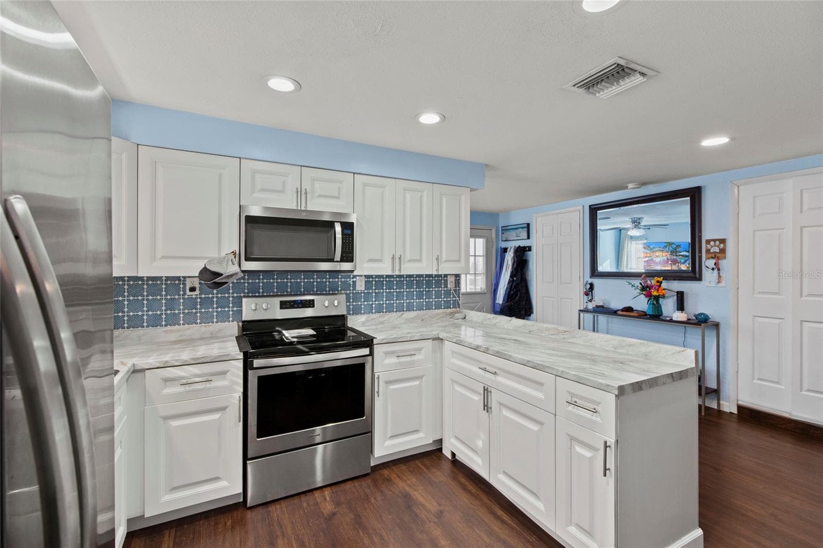 Single Family Residence at 4490 49TH AVE N, ST PETERSBURG, photo 10 of 47