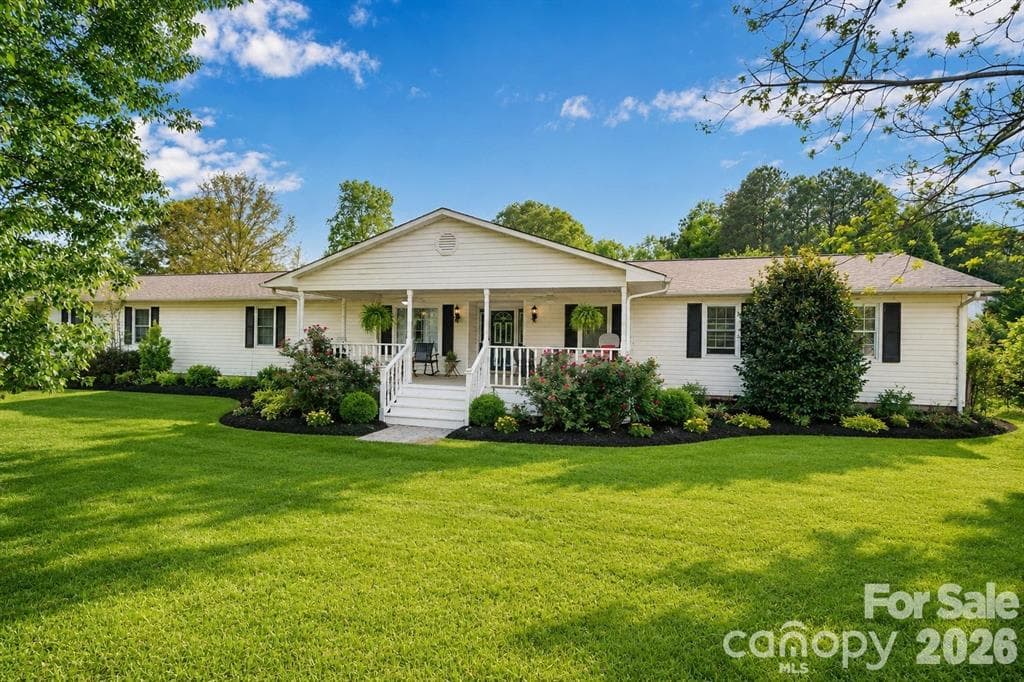 Single Family Residence at 1260 Russell Road, Rock Hill, photo 14 of 48