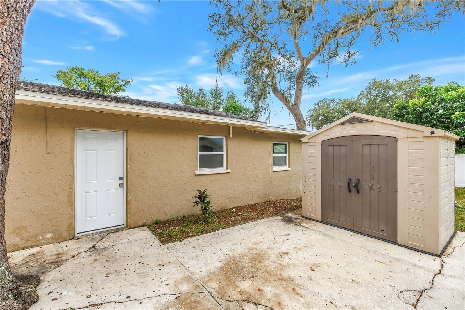 Single Family Residence at 1306 E NEW ORLEANS AVE, TAMPA, photo 9 of 46