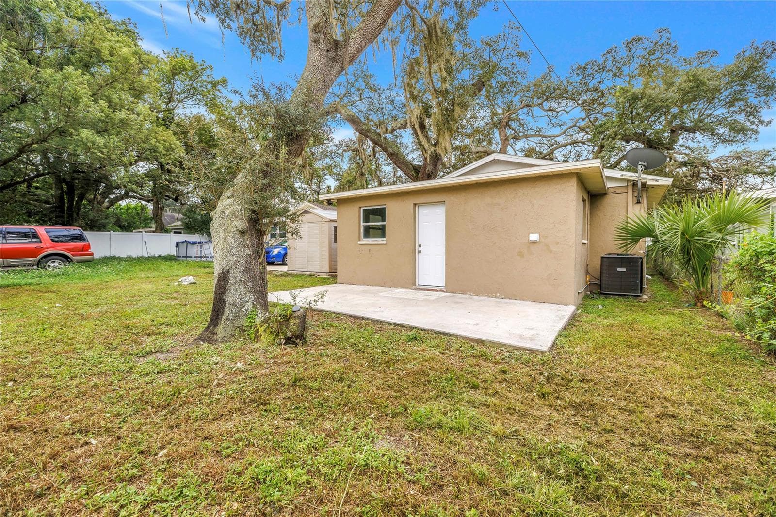Single Family Residence at 1306 E NEW ORLEANS AVE, TAMPA, photo 12 of 46