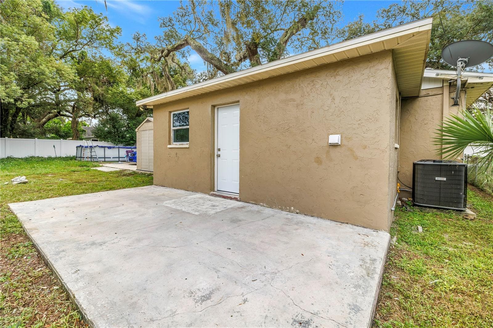 Single Family Residence at 1306 E NEW ORLEANS AVE, TAMPA, photo 13 of 46