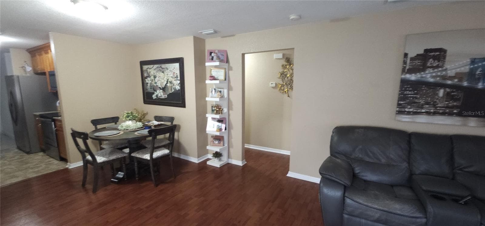 Single Family Residence at 4814 BONITA VISTA DR, TAMPA, photo 3 of 32