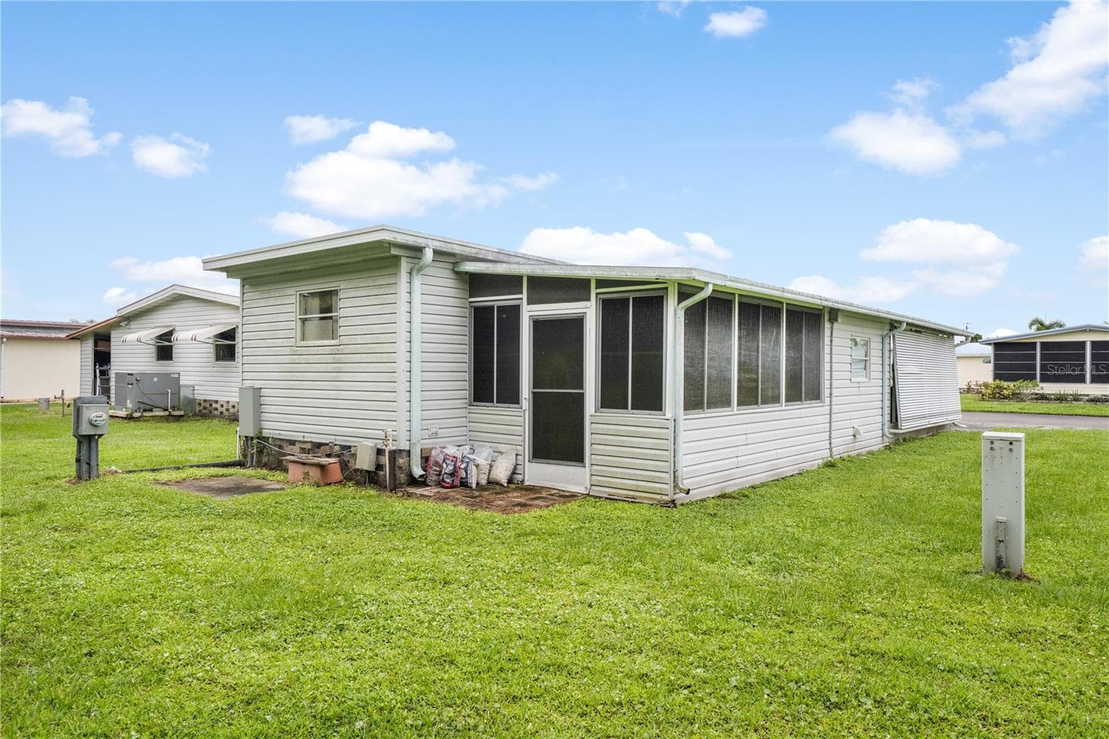 Back Exterior - 5316 53RD AVE E #Q11, BRADENTON