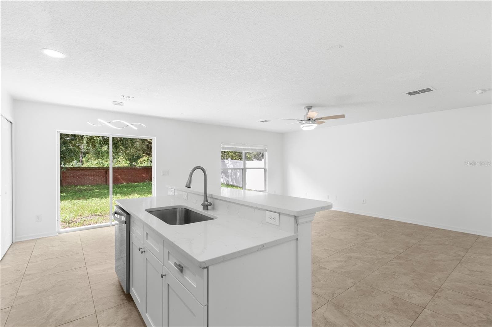 Single Family Residence at 1956 PORTCASTLE CIR, WINTER GARDEN, photo 11 of 31