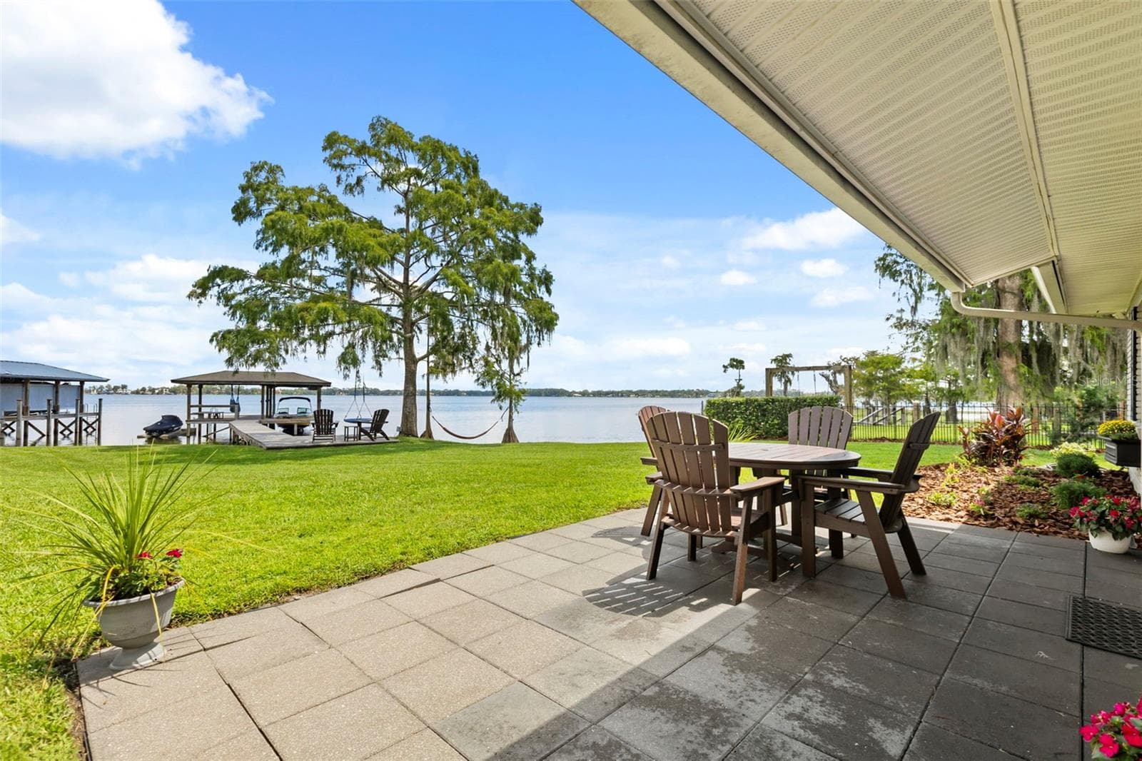 Rare Lake Sheen lakefront estate opportunity on the Butler Chain of Lakes! An exceptional opportunity to build a custom luxury lakefront residence on one of the most compelling properties along Lake Cottage Lane. - 10430 LAKE COTTAGE LN, ORLANDO