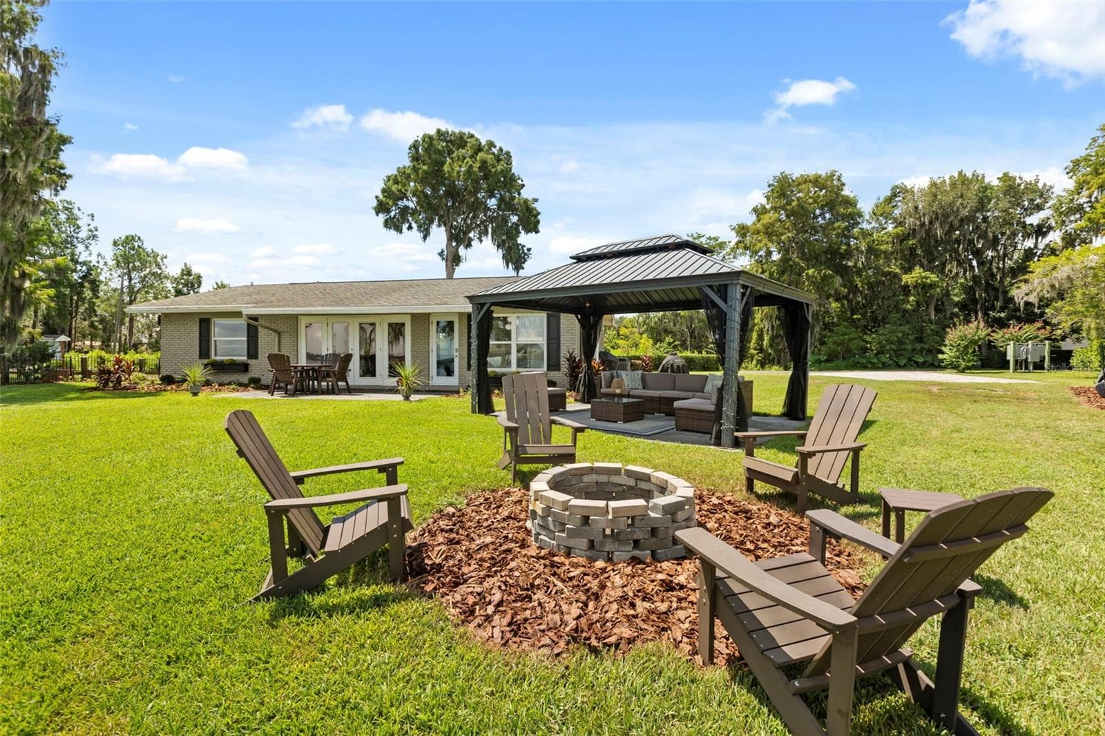 Rare Lake Sheen lakefront estate opportunity on the Butler Chain of Lakes! An exceptional opportunity to build a custom luxury lakefront residence on one of the most compelling properties along Lake Cottage Lane. - 10430 LAKE COTTAGE LN, ORLANDO