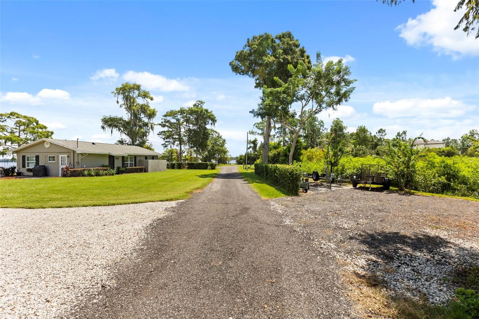 Rare Lake Sheen lakefront estate opportunity on the Butler Chain of Lakes! An exceptional opportunity to build a custom luxury lakefront residence on one of the most compelling properties along Lake Cottage Lane. - 10430 LAKE COTTAGE LN, ORLANDO