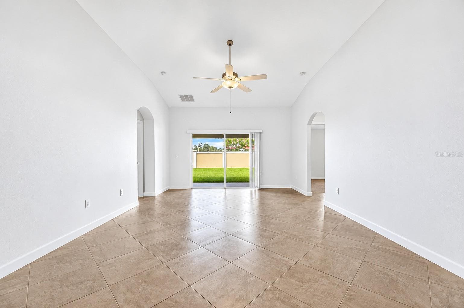 Single Family Residence at 13168 GREEN VIOLET DR, RIVERVIEW, photo 73 of 74