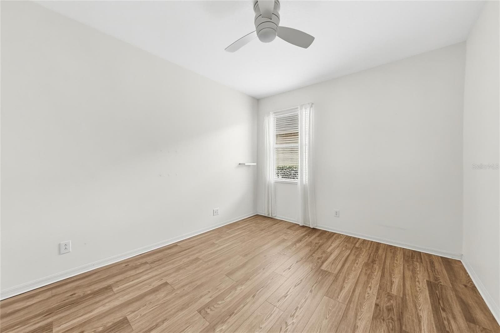 Single Family Residence at 219 RONJA LN, VALRICO, photo 13 of 24