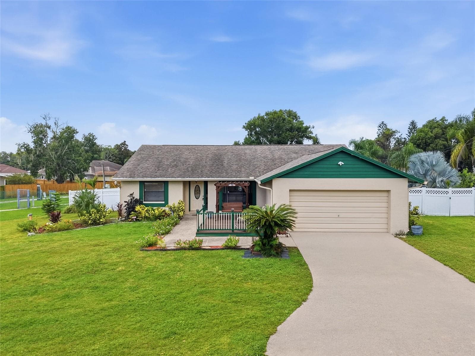 3179 LAKE SAXON DR
