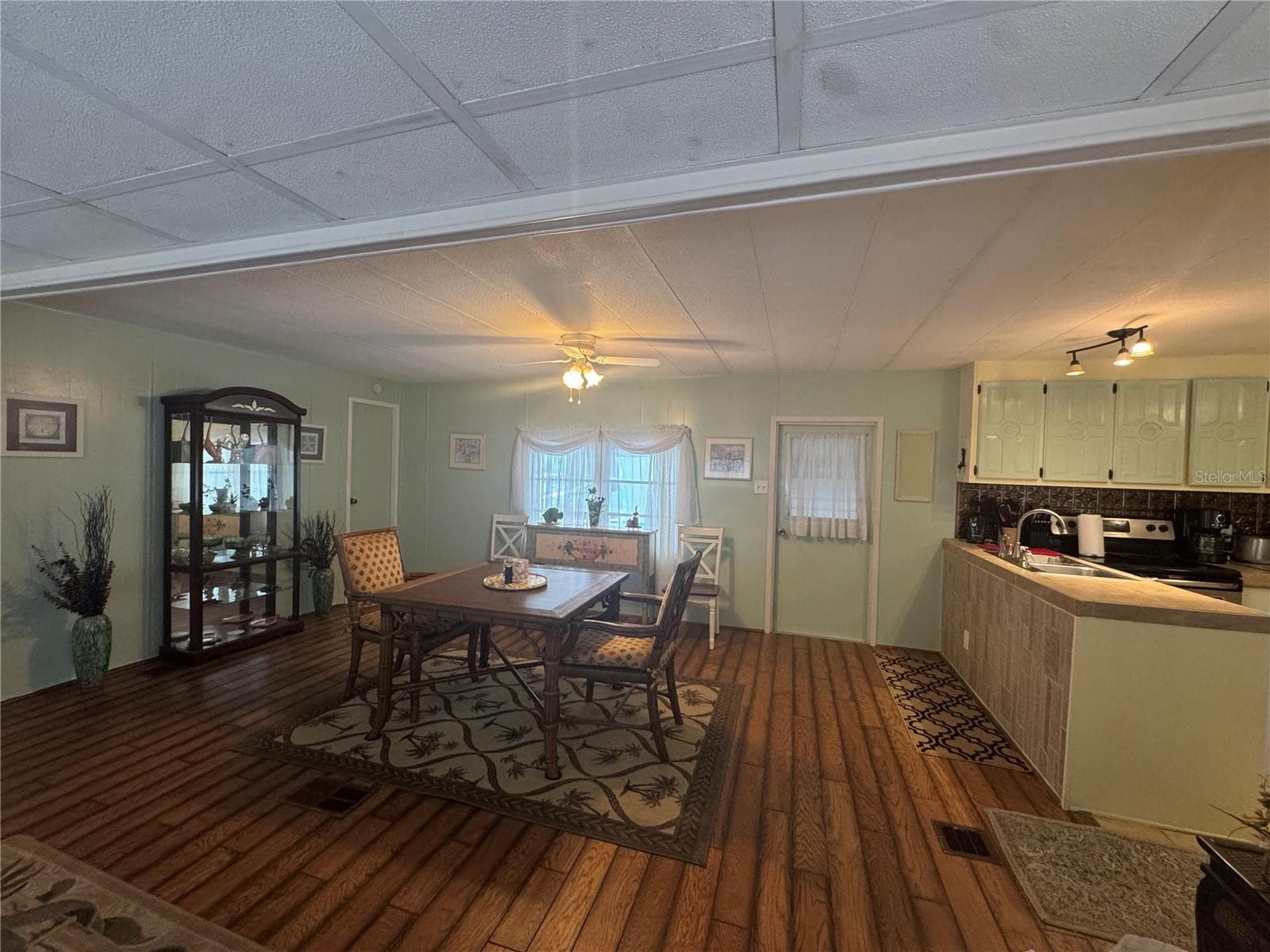 Front interior entrance - 6615 VISTA LN, NORTH PORT