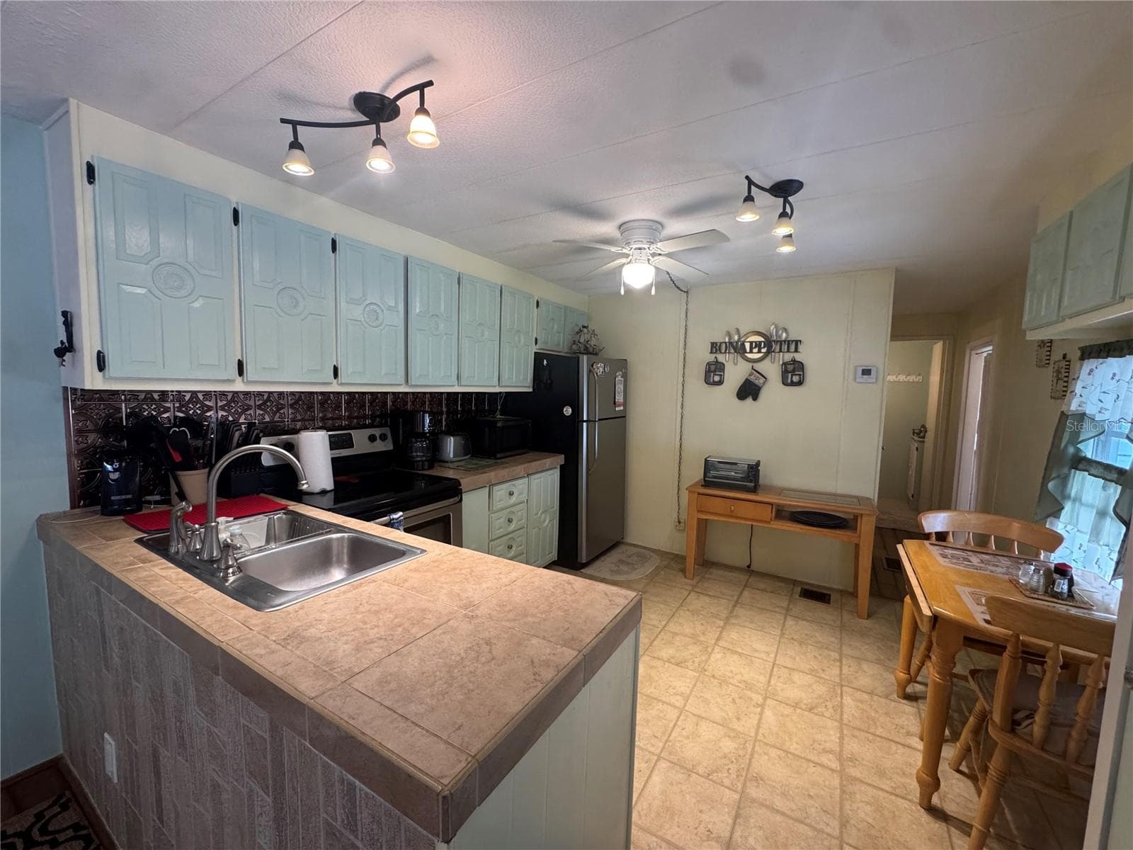 Kitchen - 6615 VISTA LN, NORTH PORT