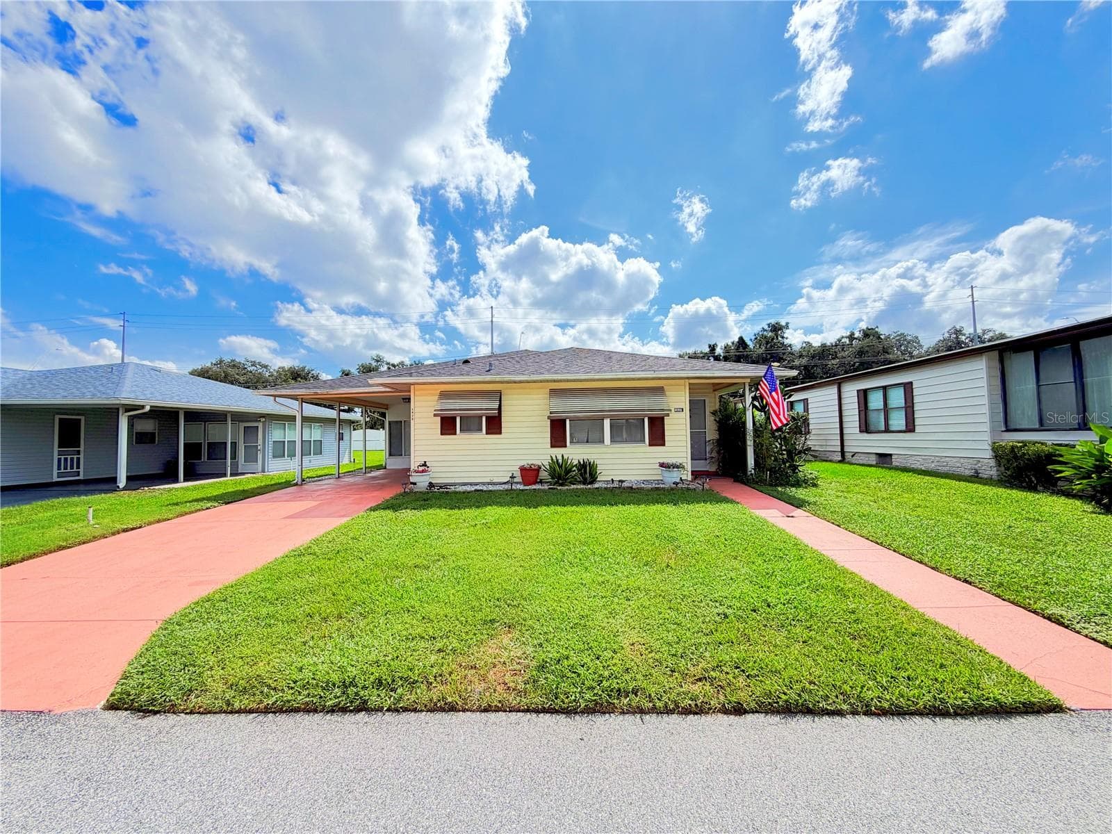 Single Family Residence at 1420 COLONNADES CIR S, LAKELAND, photo 4 of 20