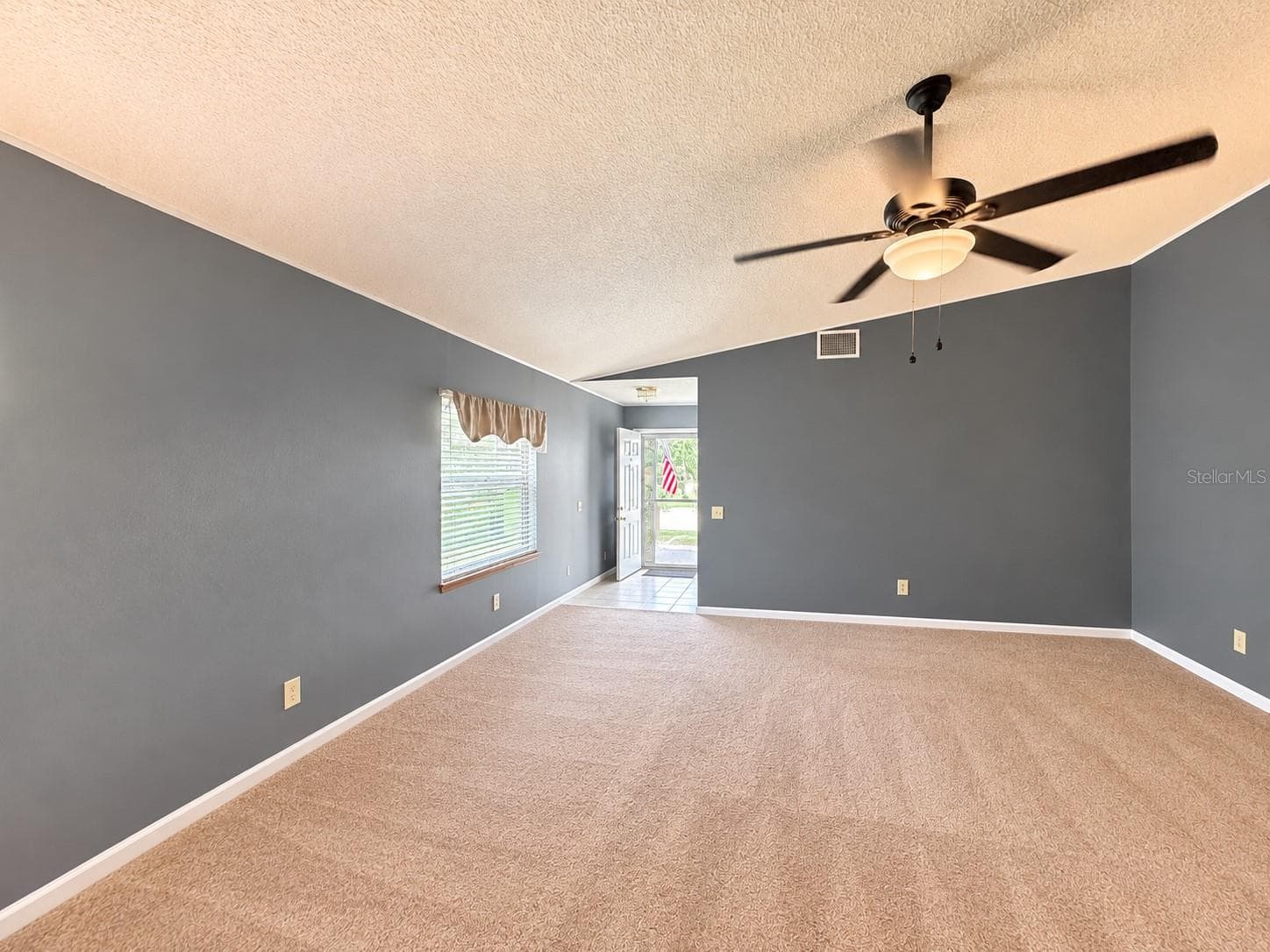 Single Family Residence at 1420 COLONNADES CIR S, LAKELAND, photo 5 of 20